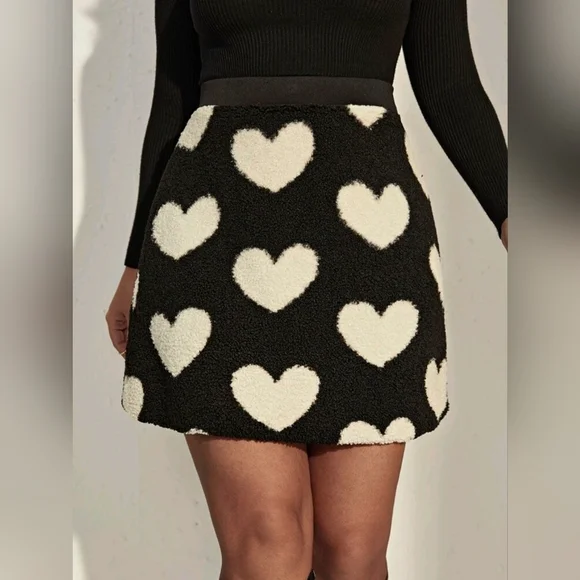 SHEIN Curve | Heart Pattern Fluffy Mini Skirt | Black & White | 2XL | NWOT - Picture 6 of 10